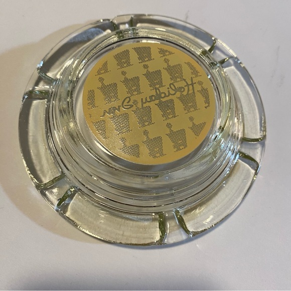 Holiday Inn ashtray, vintage, minor wear, clear glass. GUC 4 1/2”x 1” - Picture 4 of 4